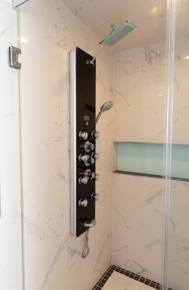 More Photos Of 4214 Gallatin St, Hyattsville Storefront Retail Residential For Lease