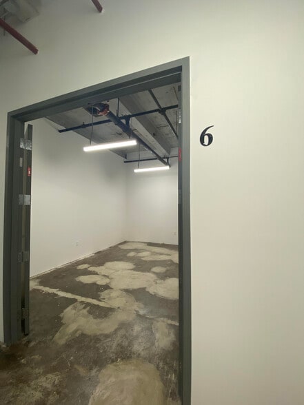 More Photos Of 901 E 31st St, Los Angeles Manufacturing For Lease