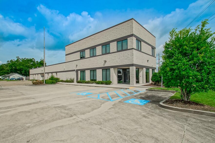 More Photos Of 805 Robin St/ 406 Airline Hwy, La Place Office For Sale