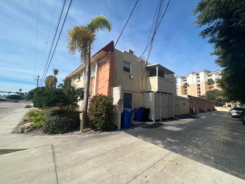 More Photos Of 127 Tampa Ave E, Venice Storefront Retail Office For Lease