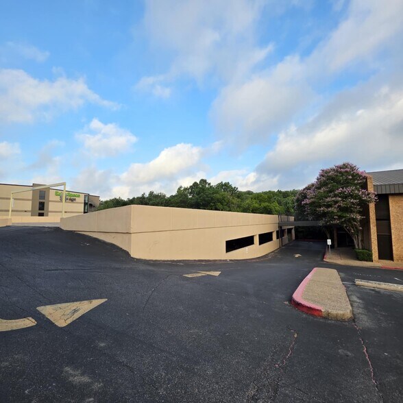 More Photos Of 1524 S Interstate 35 S, Austin Office For Lease