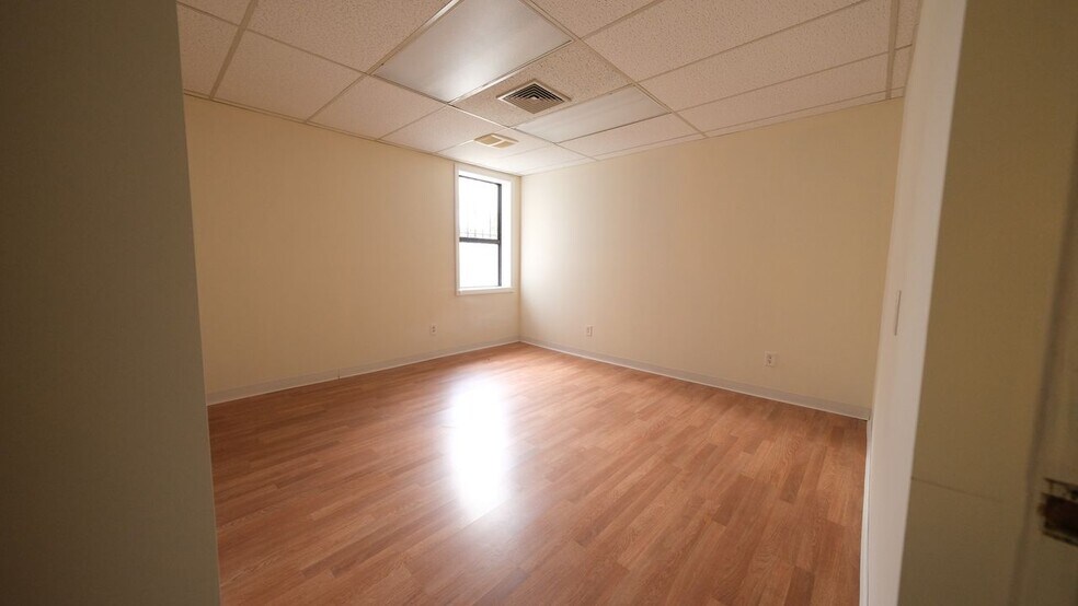 More Photos Of 761 Park Ave, Cranston Medical For Lease