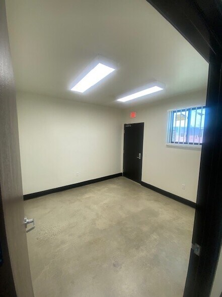 More Photos Of 8026 Freestone Ave, Santa Fe Springs Industrial For Lease