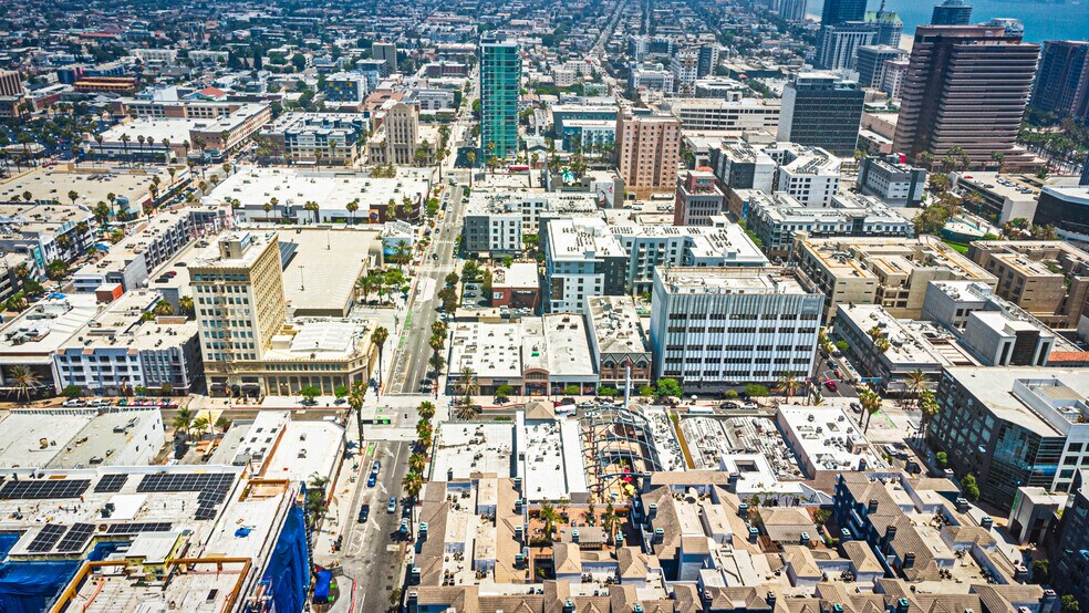 More Photos Of 236-242 Pine Ave, Long Beach Storefront Retail Office For Lease
