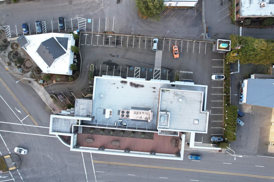 More Photos Of 10305 SW Park Way, Portland Medical For Lease