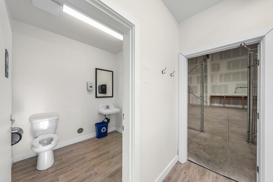 More Photos Of 188 Salmon Way, White City Industrial For Sale