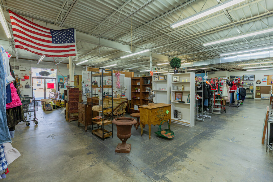 More Photos Of 4140 Hamilton Rd, Columbus Flex For Sale