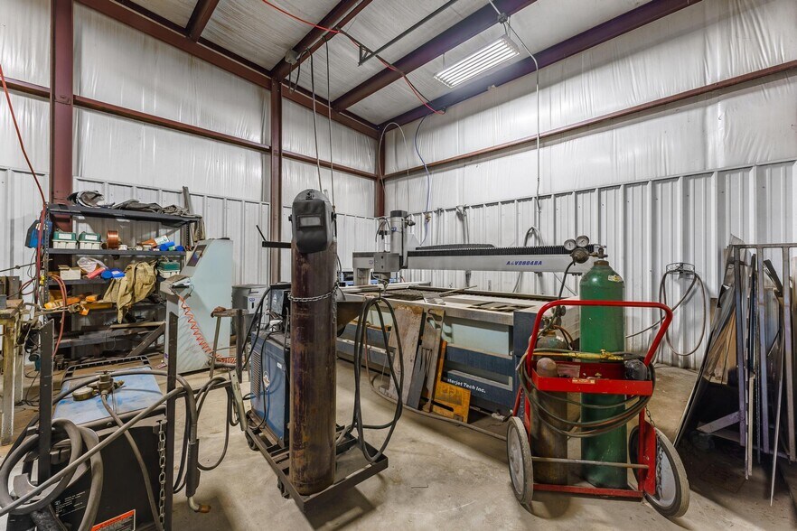 More Photos Of 12182 Peach Orchard Rd, Bentonville Warehouse For Sale