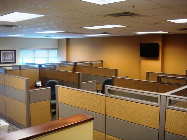 More Photos Of 1120 E Kennedy Blvd, Tampa Office For Sale