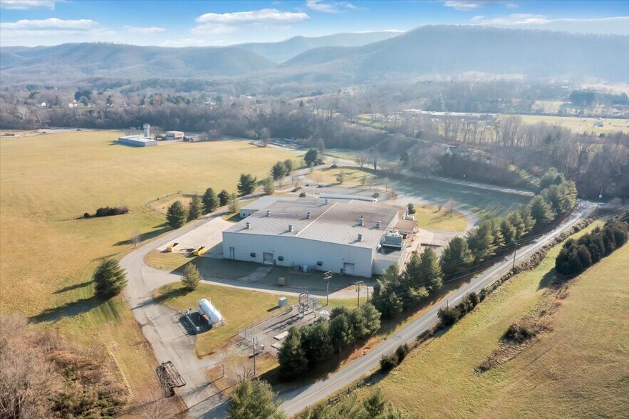 More Photos Of 17921 Main St, Buchanan Manufacturing For Sale