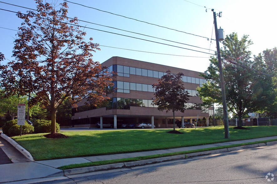 More Photos Of 3554 Chain Bridge Rd, Fairfax Office For Lease