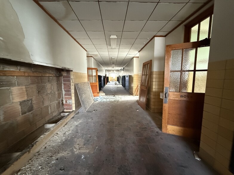 More Photos Of 33328 Main St, Townville Manufacturing For Sale