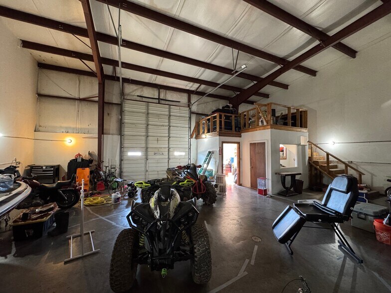 More Photos Of 105 N Chestnut St, Belton Unknown For Lease