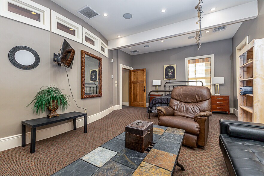 More Photos Of 399 Sinsinawa Ave, East Dubuque Specialty For Sale