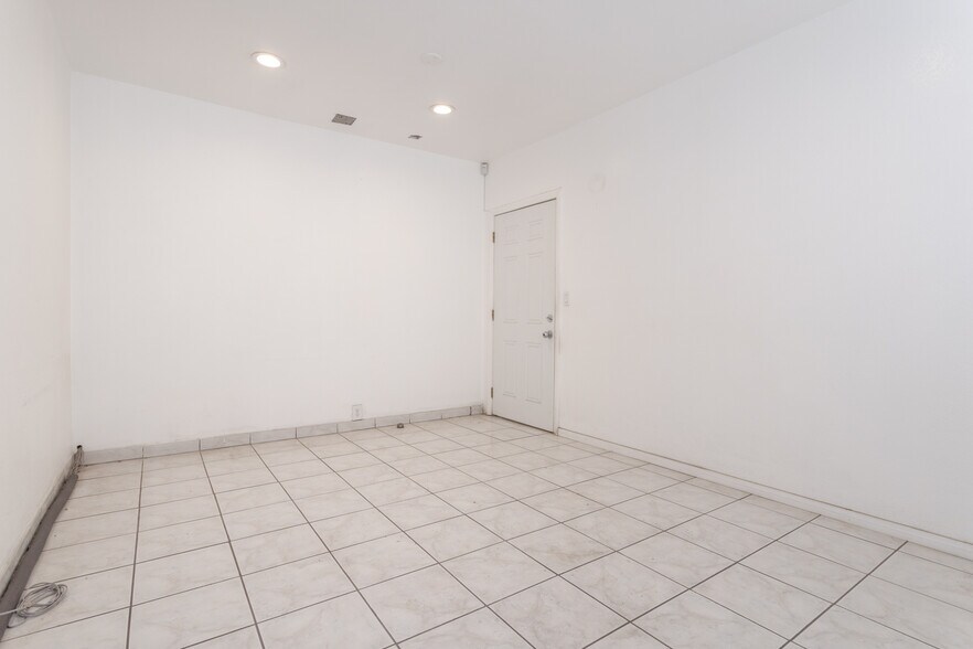 More Photos Of 661 Arroyo St, San Fernando Manufacturing For Lease