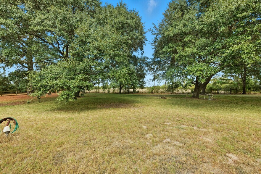 More Photos Of 29211 Castle Rd, Waller Specialty For Sale
