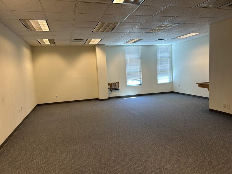 More Photos Of 1369 W 6th Ave, Eugene Storefront Retail Office For Lease