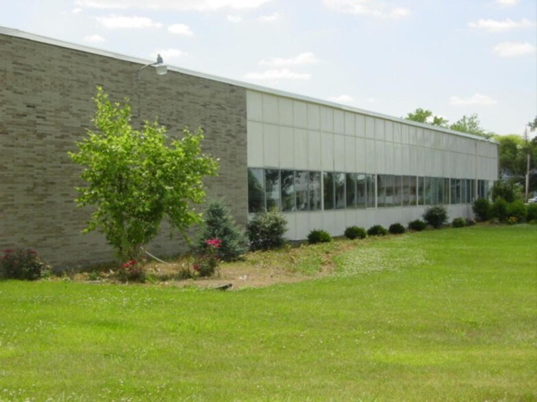 More Photos Of 630 High St, Geneva Warehouse For Sale