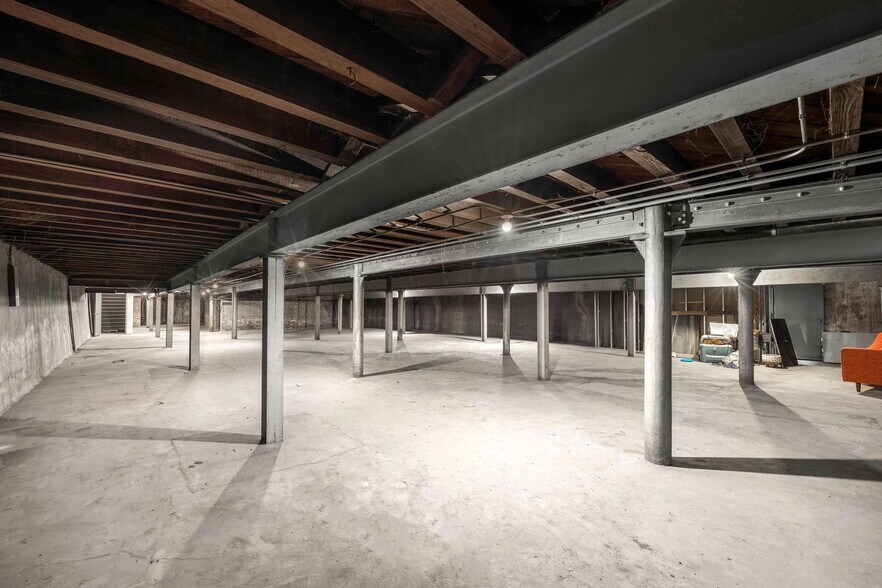 More Photos Of 2327 N Milwaukee Ave, Chicago General Retail For Lease