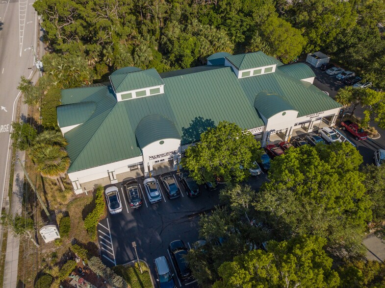 More Photos Of 877 111th Ave N, Naples Medical For Lease
