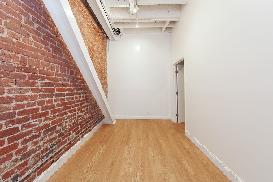More Photos Of 1242 Market St, San Francisco Loft Creative Space For Lease