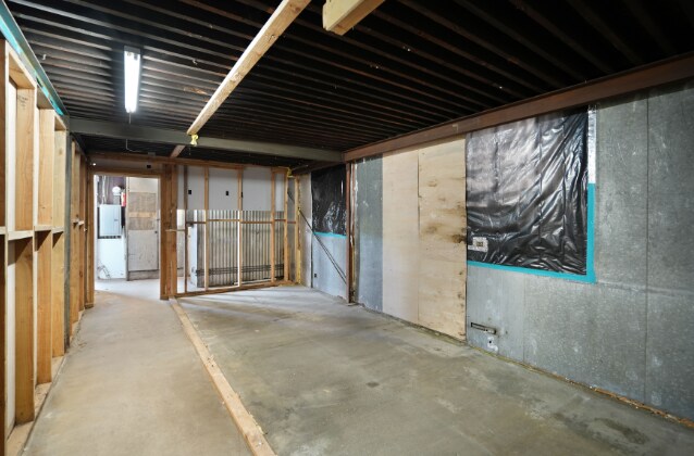 More Photos Of 4901 Telegraph Rd, East Los Angeles Flex For Sale