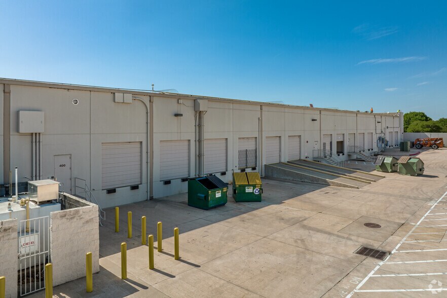 More Photos Of 2525 Ridgepoint Dr, Austin Light Distribution For Lease