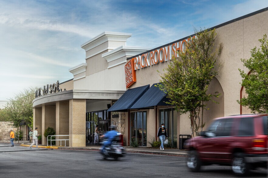 More Photos Of 2205 Veterans Blvd, Del Rio Unknown For Lease