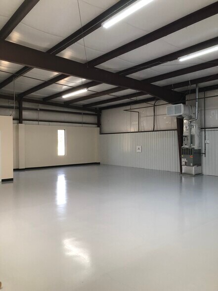 More Photos Of 2354 Pendley Rd, Cumming Warehouse For Lease