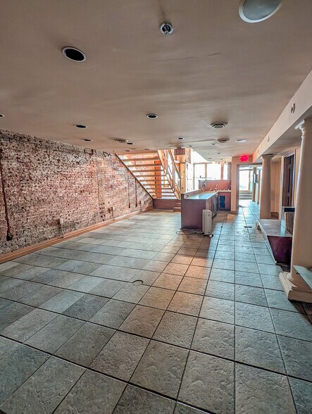 More Photos Of 1604 K St NW, Washington Storefront Retail Office For Lease