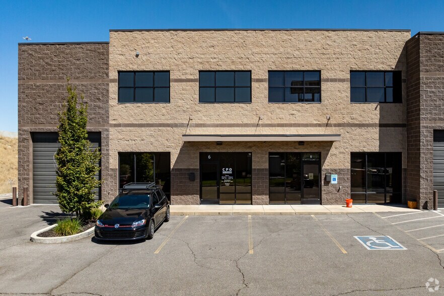 More Photos Of 7174 S 400 W, Midvale Light Manufacturing For Lease