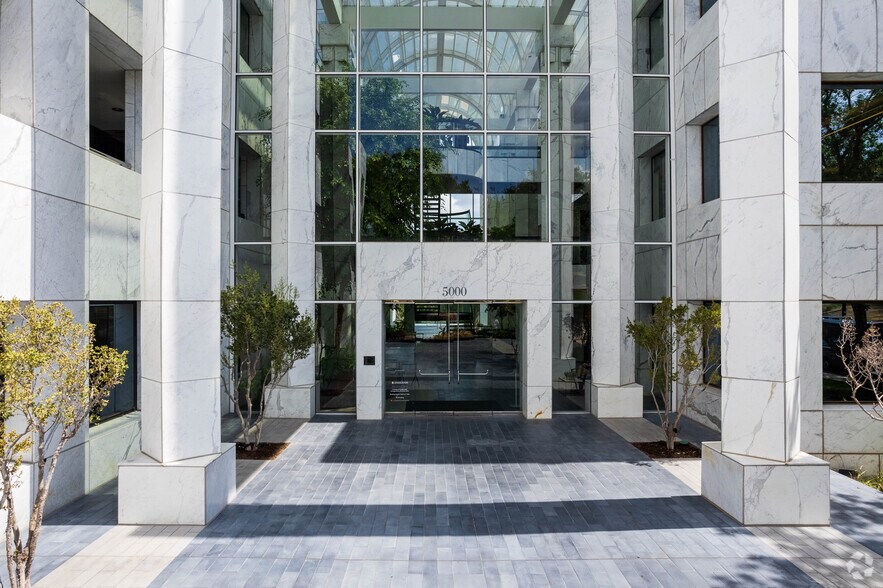 More Photos Of 5000 Plaza On The Lake Dr, Austin Office For Lease