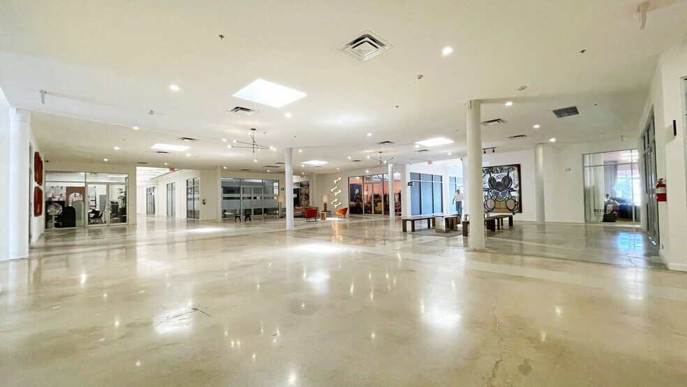 More Photos Of 7201-7275 NE 4th Ave, Miami Showroom For Lease