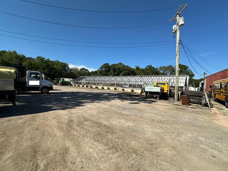 More Photos Of 52 Bayview Ave, East Patchogue Unknown For Lease