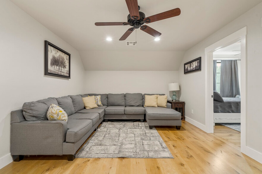 More Photos Of 19501 W 41st St, Sand Springs Specialty For Sale
