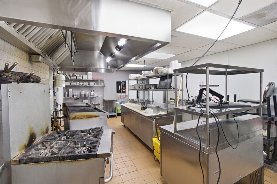 More Photos Of 4405-4435 Liberty Rd S, Salem Restaurant For Lease