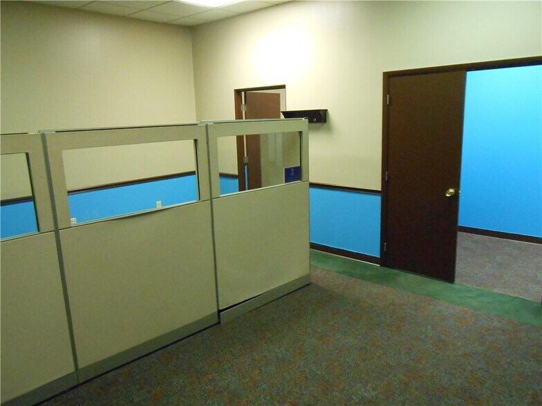 More Photos Of 526 E Bruceton Rd, Pittsburgh Medical For Lease