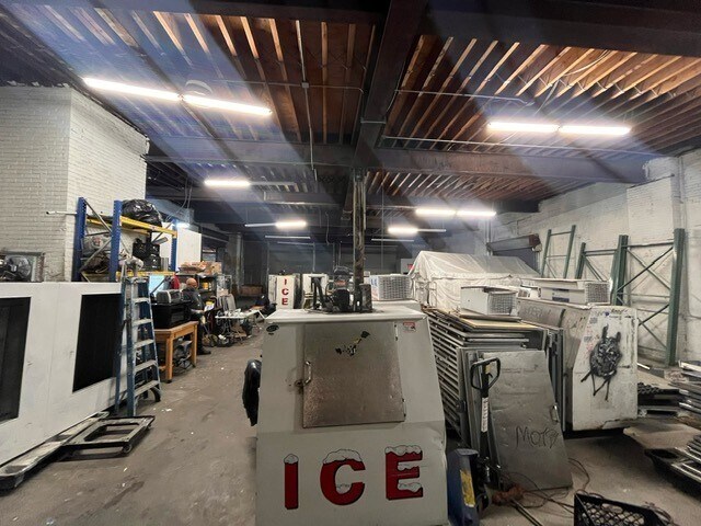 More Photos Of 1157 E 156th St, Bronx Warehouse For Lease