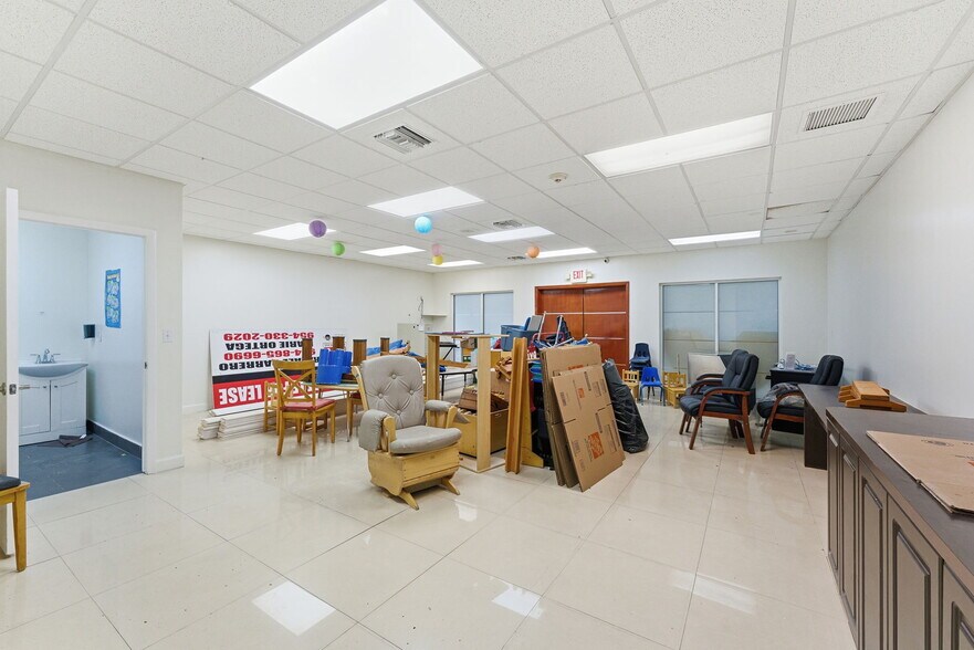 More Photos Of 6545 NW 169th St, Hialeah Medical For Sale