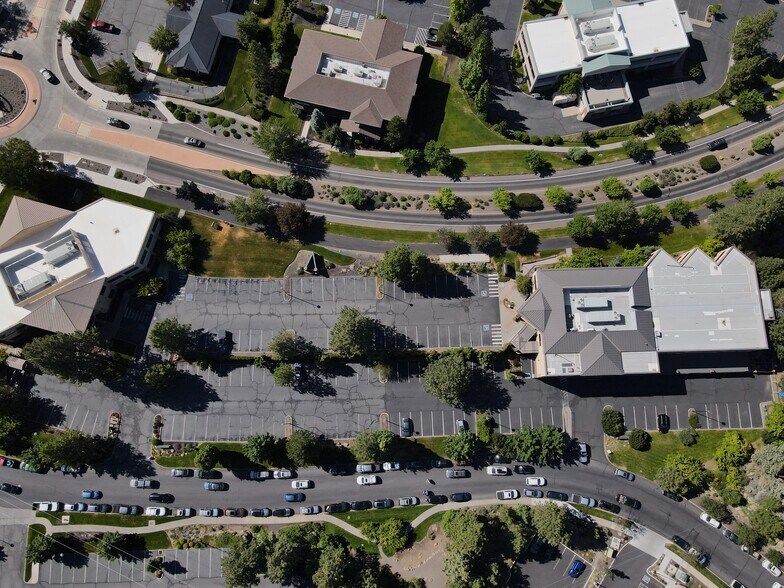 More Photos Of 650 SW Columbia St, Bend Medical For Sale