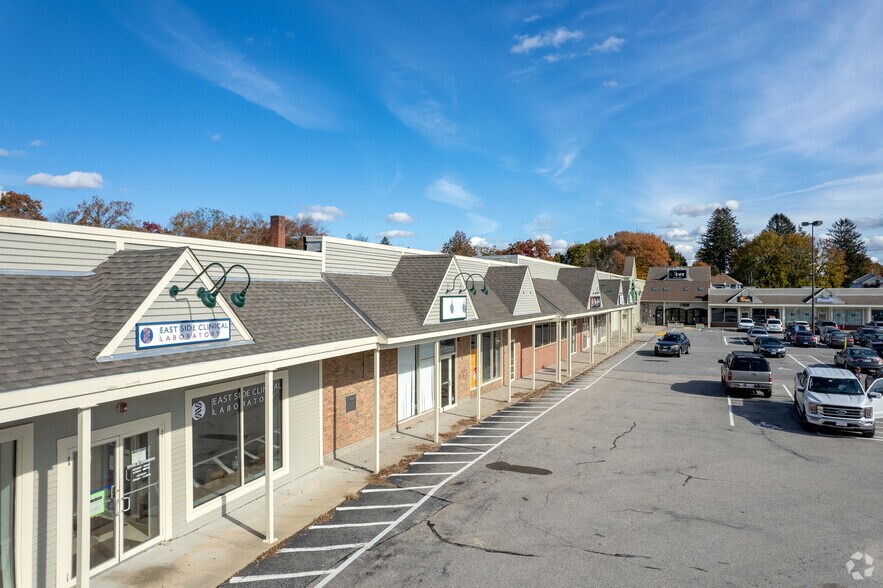More Photos Of 1525-1527 Smith St, North Providence Unknown For Lease
