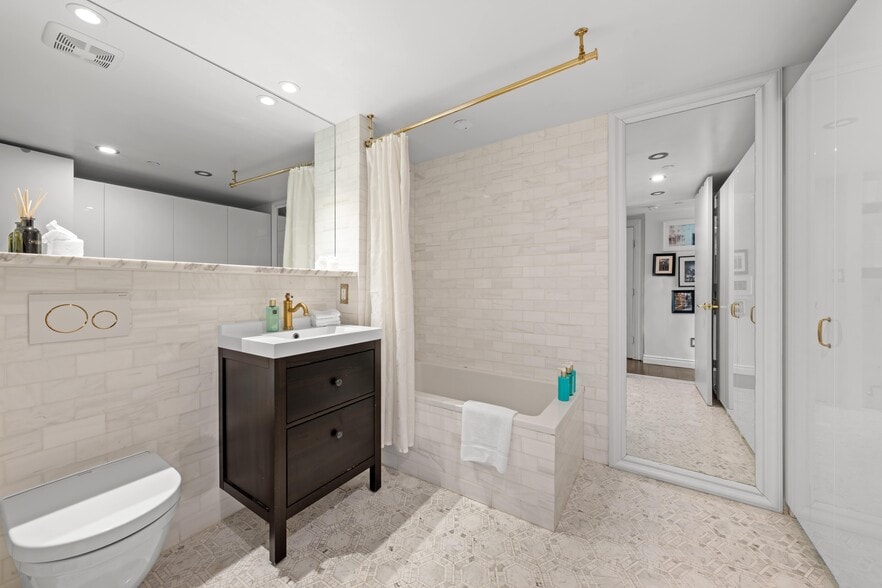 More Photos Of 165 Wyckoff St, Brooklyn Apartments For Sale