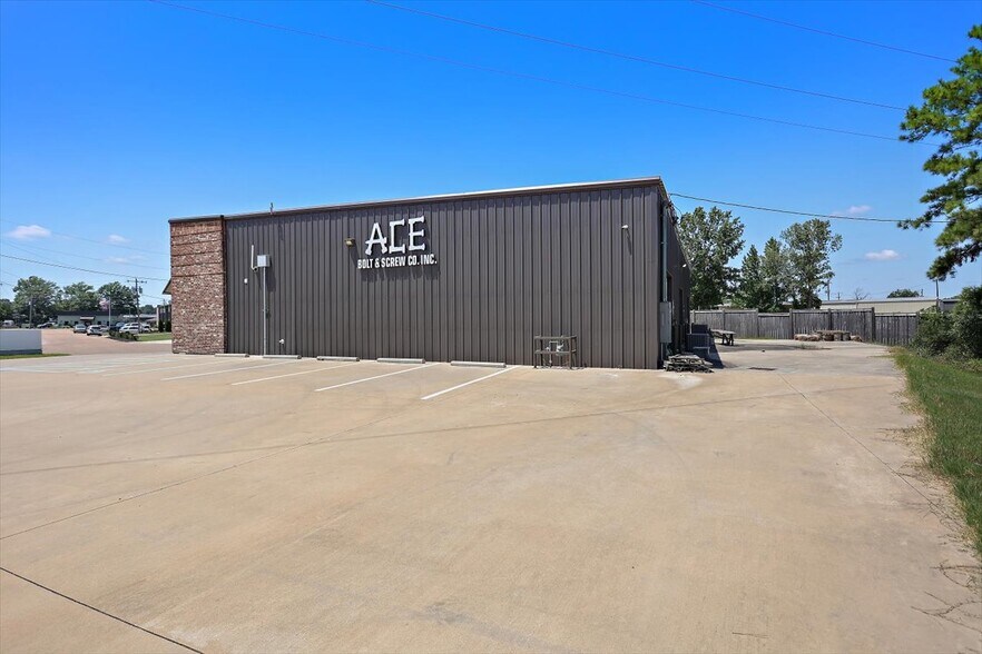 More Photos Of 104 Hazelton Cv, Gluckstadt Light Distribution For Lease