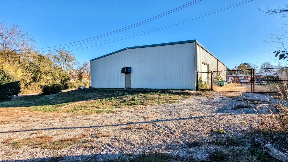 More Photos Of 1598 Park Hill Rd, Tahlequah Warehouse For Sale