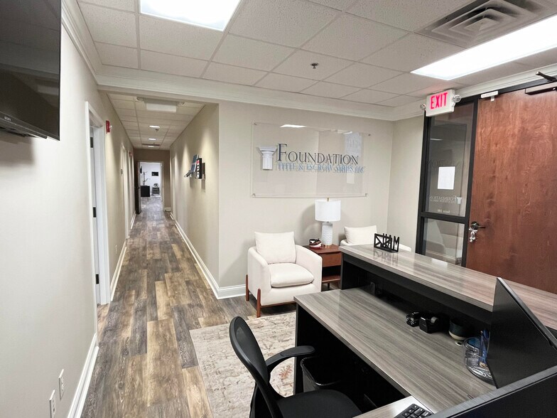 More Photos Of 7112 Crossroads Blvd, Brentwood Office For Lease