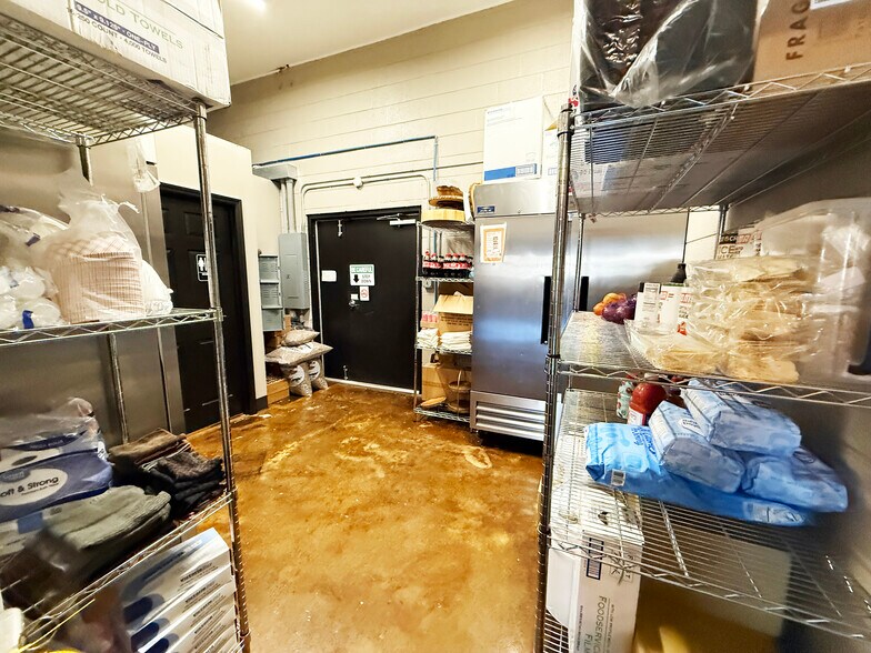 More Photos Of 314 Smith Ave, Thomasville Restaurant For Sale