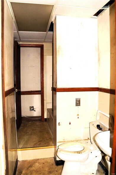 More Photos Of 919 S Jackson St, Kennett Assisted Living For Sale