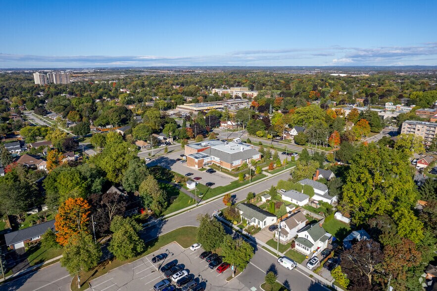 More Photos Of 300 King St S, Whitby Office For Sale