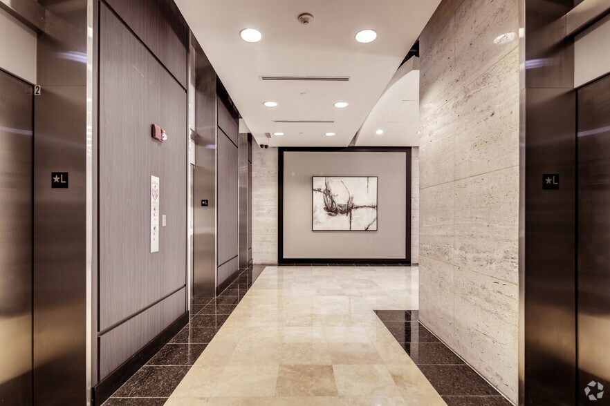 More Photos Of 250 N Orange Ave, Orlando Office For Lease