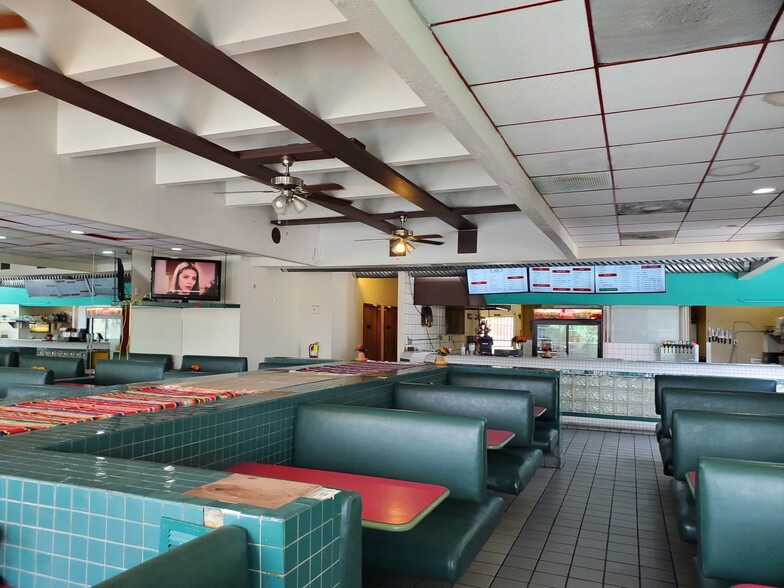 More Photos Of 5901 Gibson Blvd SE, Albuquerque Restaurant For Sale